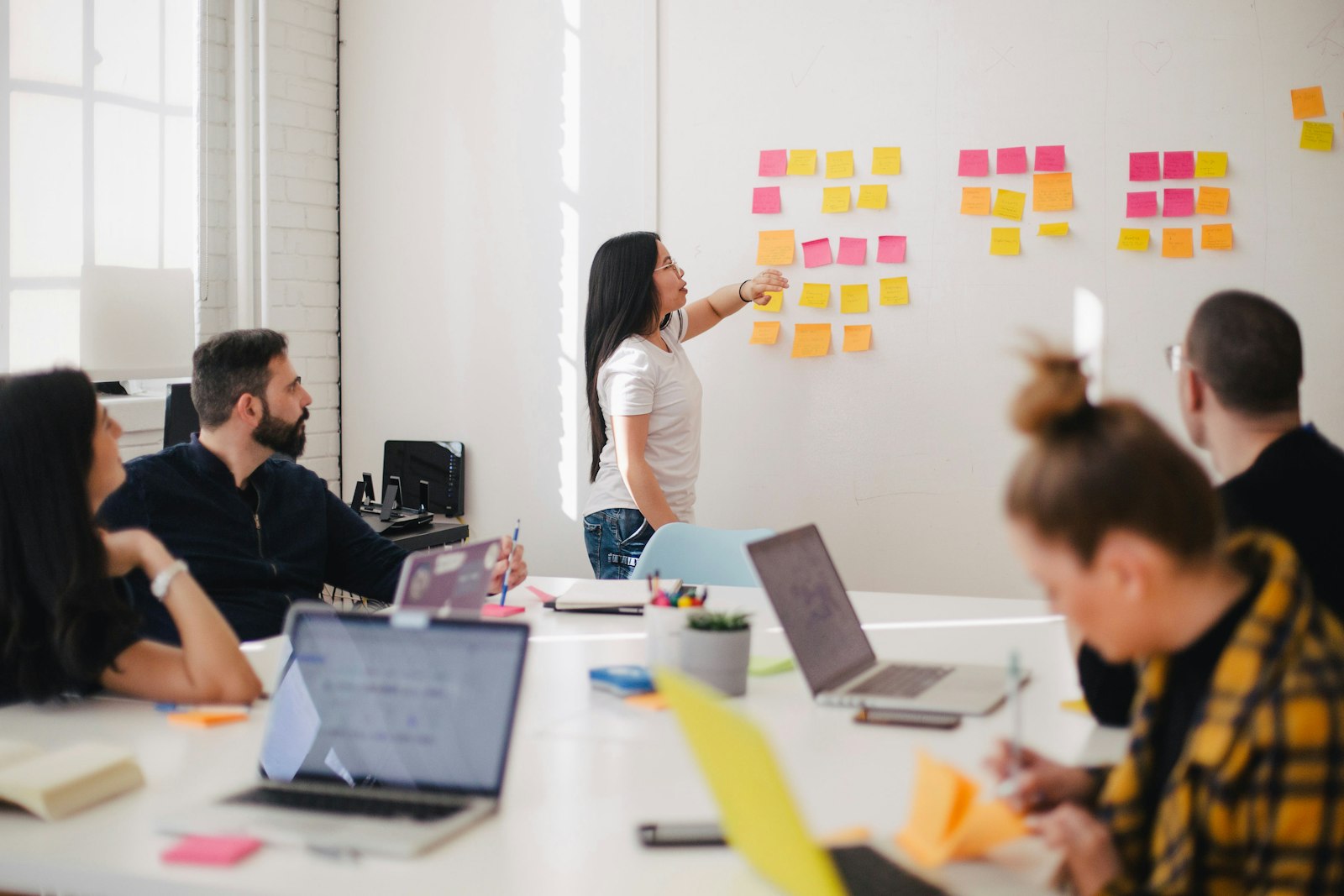 Headless CMS pour PME : Avantages, Cas d'Usage & Guide 2026